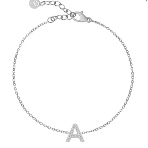 Armband från Edblad  - Säljer detta fina silvriga armbandet med bokstaven A på från Edblad då jag inte använder de längre 