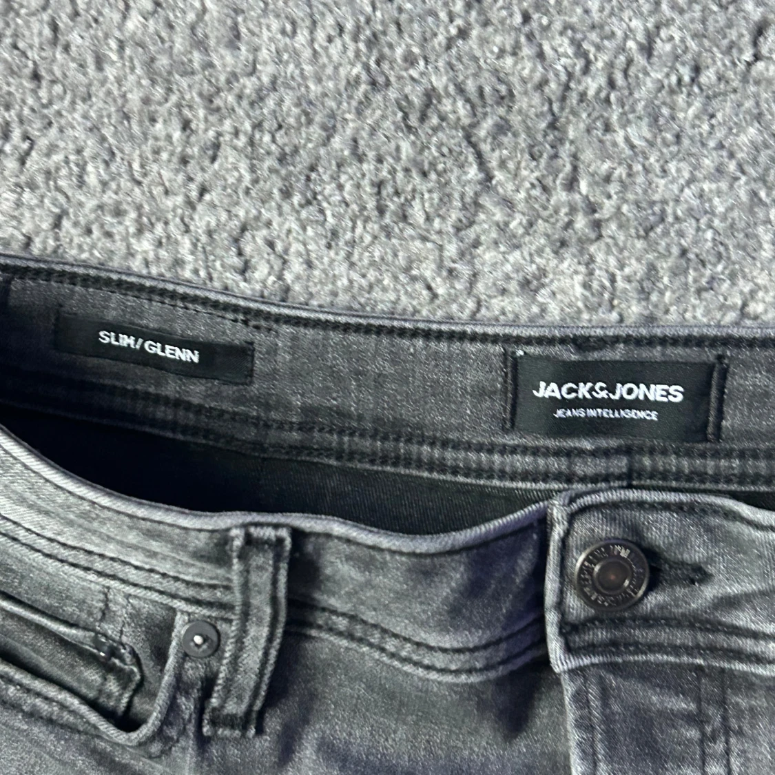 Grå jeans från Jack & Jones - 91