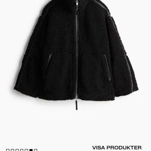 Pliejacka från hm - Helt oanvänd med prislapp kvar från hm i storlek M