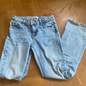 Snygga low waist bootcut byxor - Super snygga low waist bootcut jeans❣️ Stretchiga i midjan