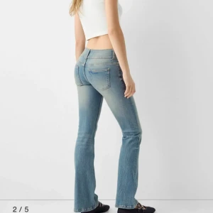 Bershka jeans - Använt 3-4 gånger  Kommer tyvärr inte till användning💕