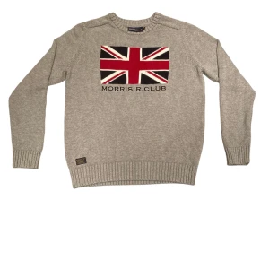 Stickad Morris Tröja - Modell (Jack Knitted Flag Crew Neck Grey Melange) Herrstorlek M 