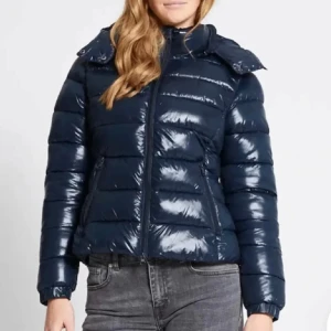 Lager 157 jacka - Efterfrågad jacka från lager 157.💖 Helt ny med lappen kvar. Kan skicka fler bilder om det önskas😊