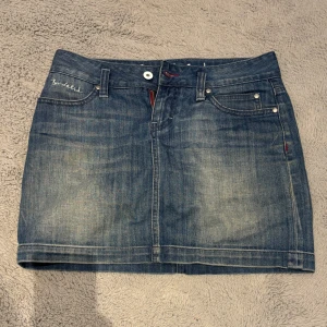 Mini jeanskjol - Superfin jeanskjol, bra skick. 