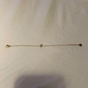 Edblad armband F - Får ingen användning av den och den är nästan helt ny endast provad 