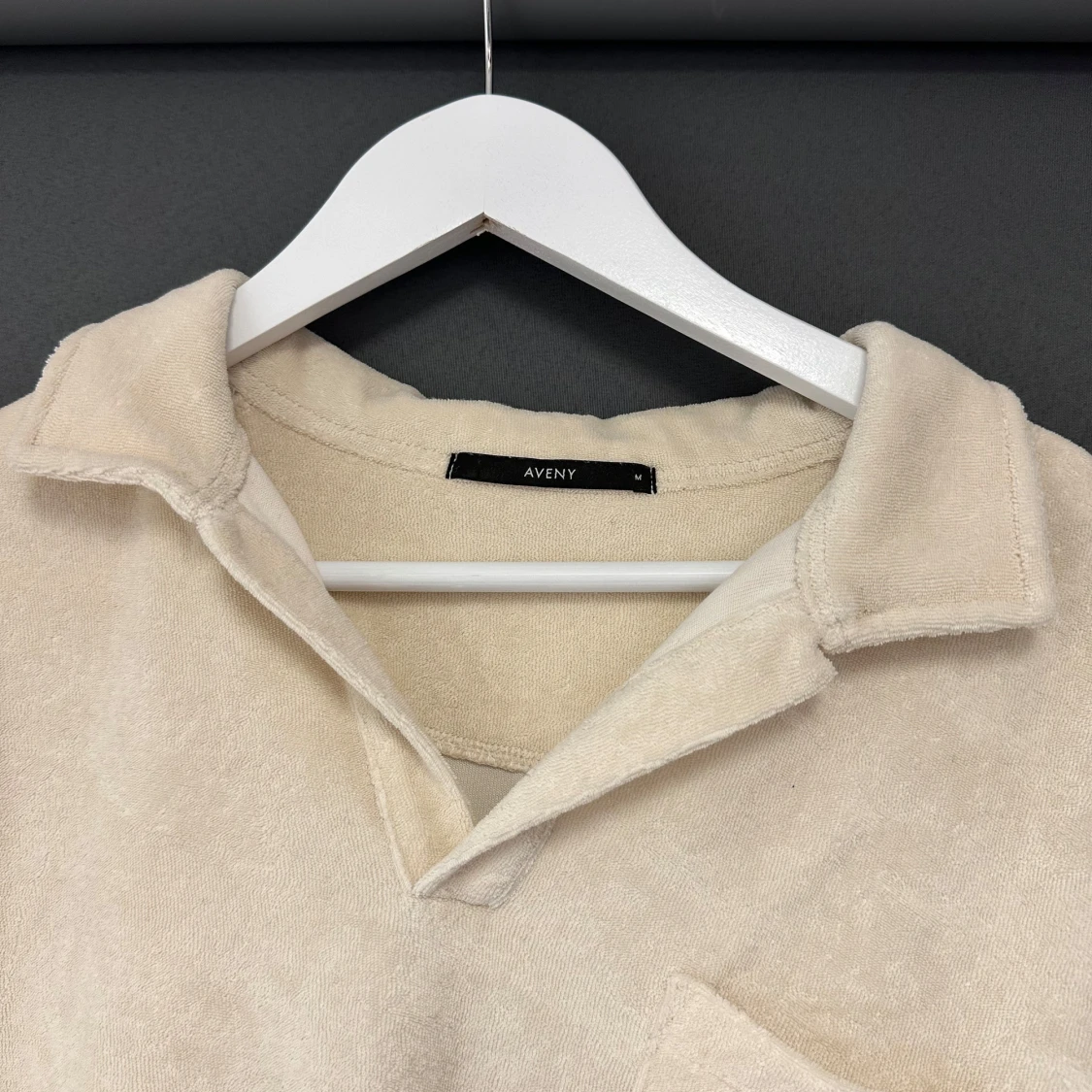 Beige kortärmad tröja från Aveny - 90