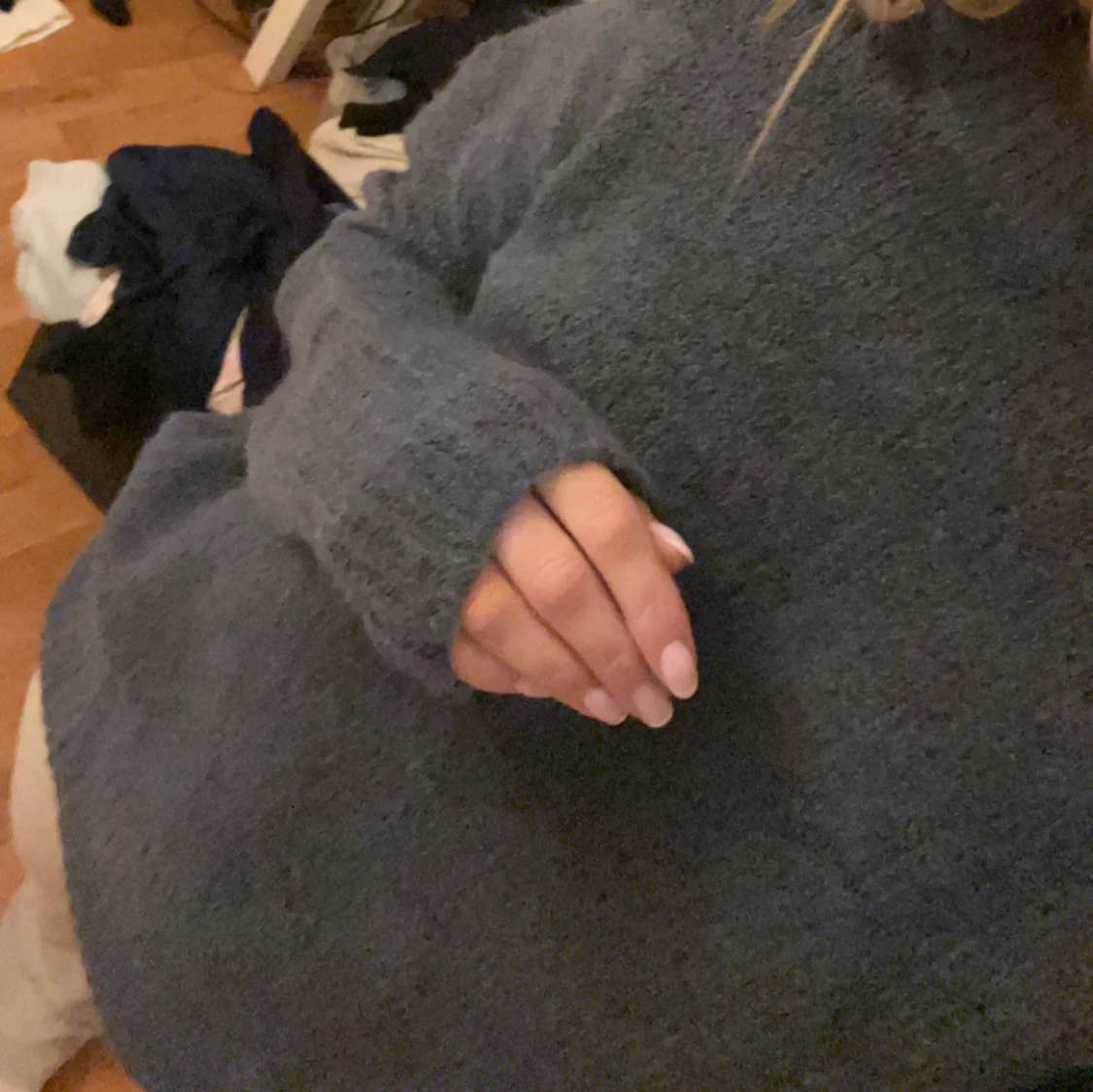 Blå stickad tröja  - 91