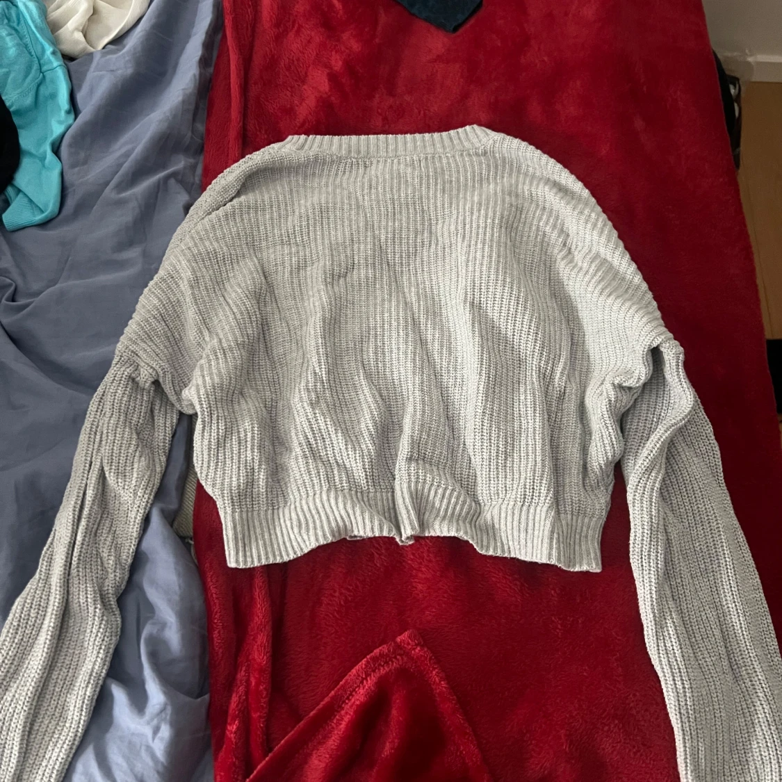 Grå stickad tröja från Hollister - 1