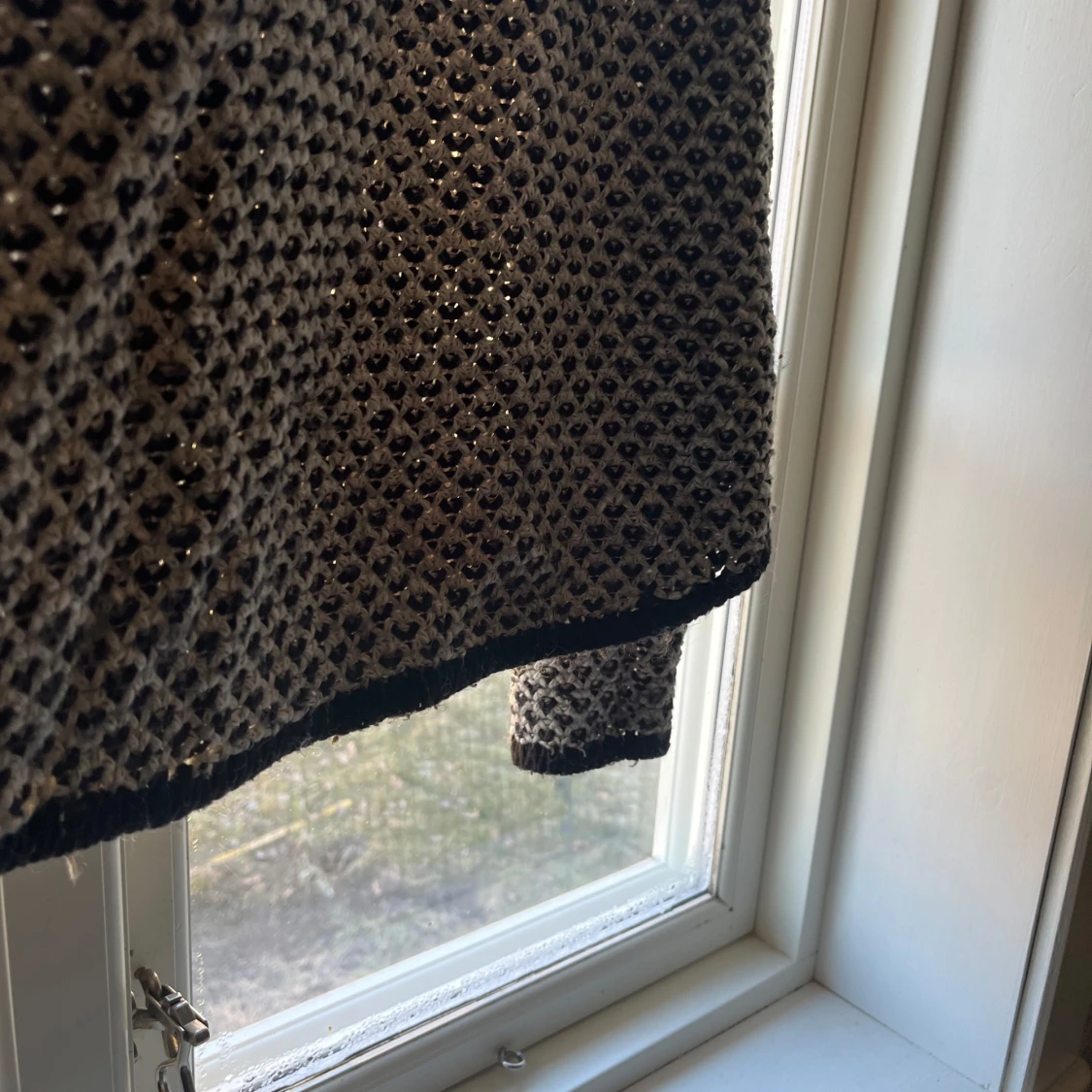 Svart&vit stickad tröja - 4