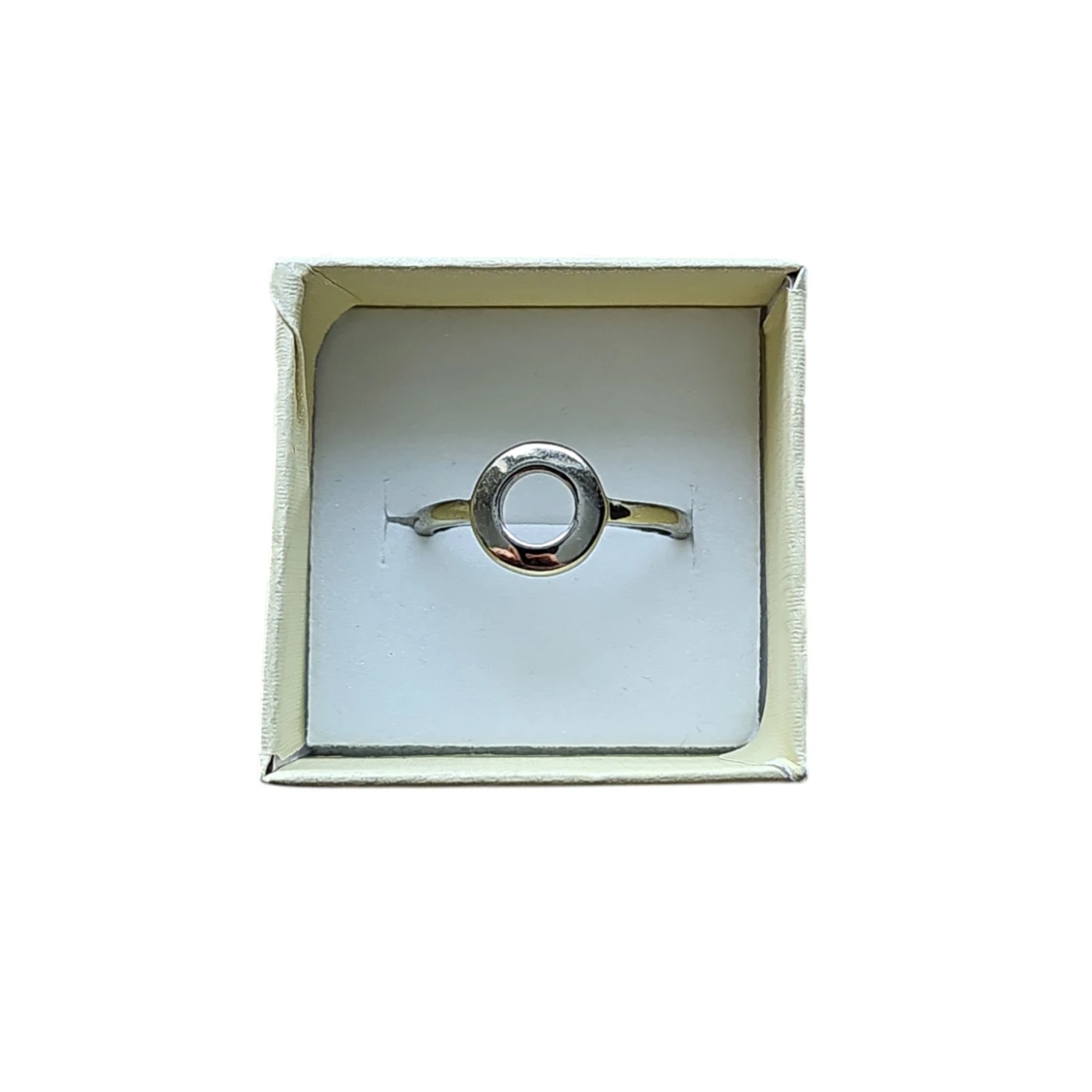Elegant silverring med cirkeldesign