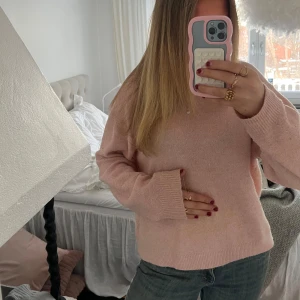 Rosa stickad tröja - Rosa stickad tröja från hm. Pris kan diskuteras💞