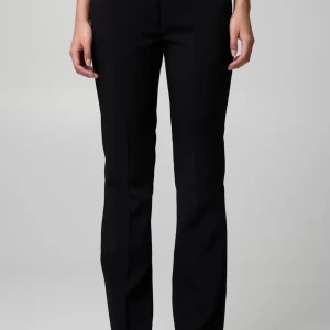 Svarta kostymbyxor - Snygga svarta kostymbyxor i modellen Vilma från bikbok. Aldrig använda då det blev fel storlek💕