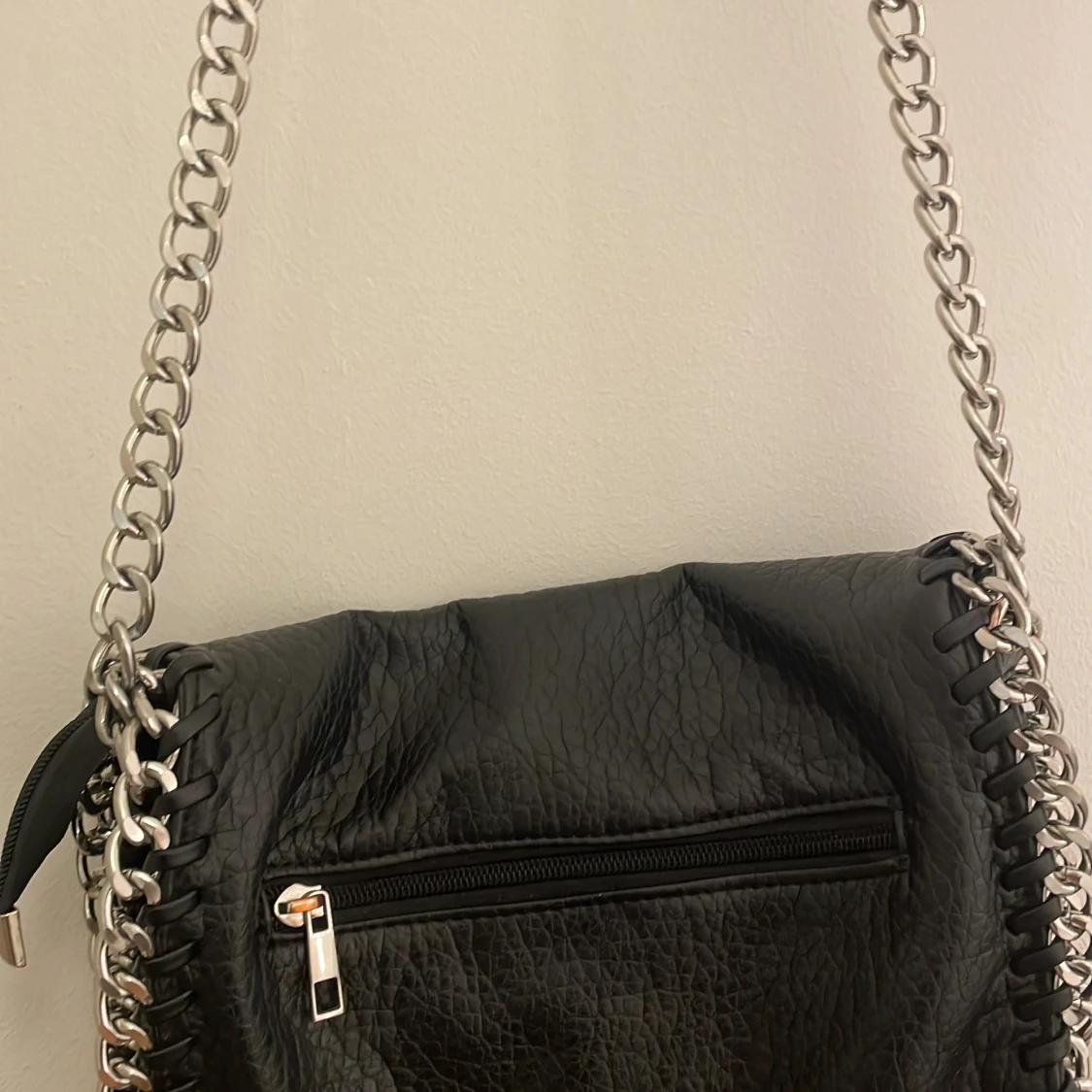 Svart axelväska från Tiamo - 1