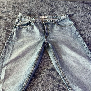 Blå Jeans  - Säljer nu ett par Jeans från Bherska som inte kommit till användning. 