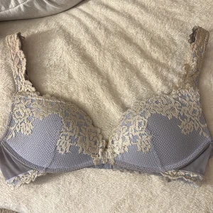 Intimismmi bh - Säljer min skit snygga intimismmi bh!!💕Nypris: 500kr (liten i storlek)💕💕