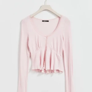 Söt topp - Säljer för att den är för liten, endast provad❤️