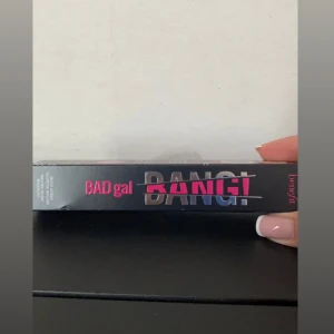 Benefit mascara  - Helt ny och oanvänd. Använder bara vattenfasta mascaror därav har den inte kommit till användning. 