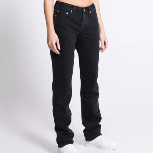 Lågmidjade jeans - Lågmidjade jeans från lager 157, ”icon” i storleken L. Super fina men passar inte mig längre