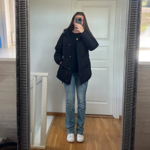 🩵Dunjacka 🩵 - Säljer min dunjacka från MQ, köpt för 2800kr❣️nyskick. XS men passar Xs-M