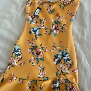 Fin sommar kläning 🌸 - Helt ny oanvänd kläning.som jag int haft användning för vilket är synd 