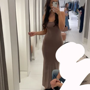 Soft touch klänning  - Från Gina, samma modell som bild 2 men ni ser färgen på första kan fixa bättre bilder vid intresse. Storlek S. 100kr