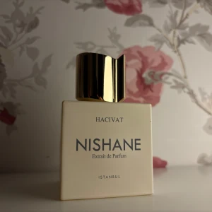 Nishane Hacivat - Citrusgrön parfym som doftar otroligt bra. Otroligt nishparfym som är otroligt fin och dyr! 3ml 