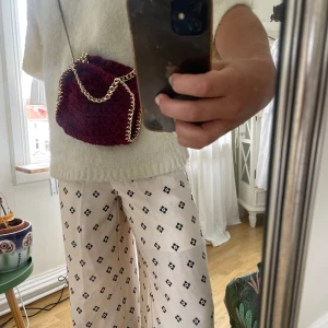 Vinröd väska  - Vinröd väska 