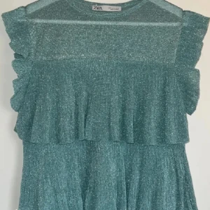 Jättefin glittrig turkos zara topp - Super söt topp!  (Lånad bild)