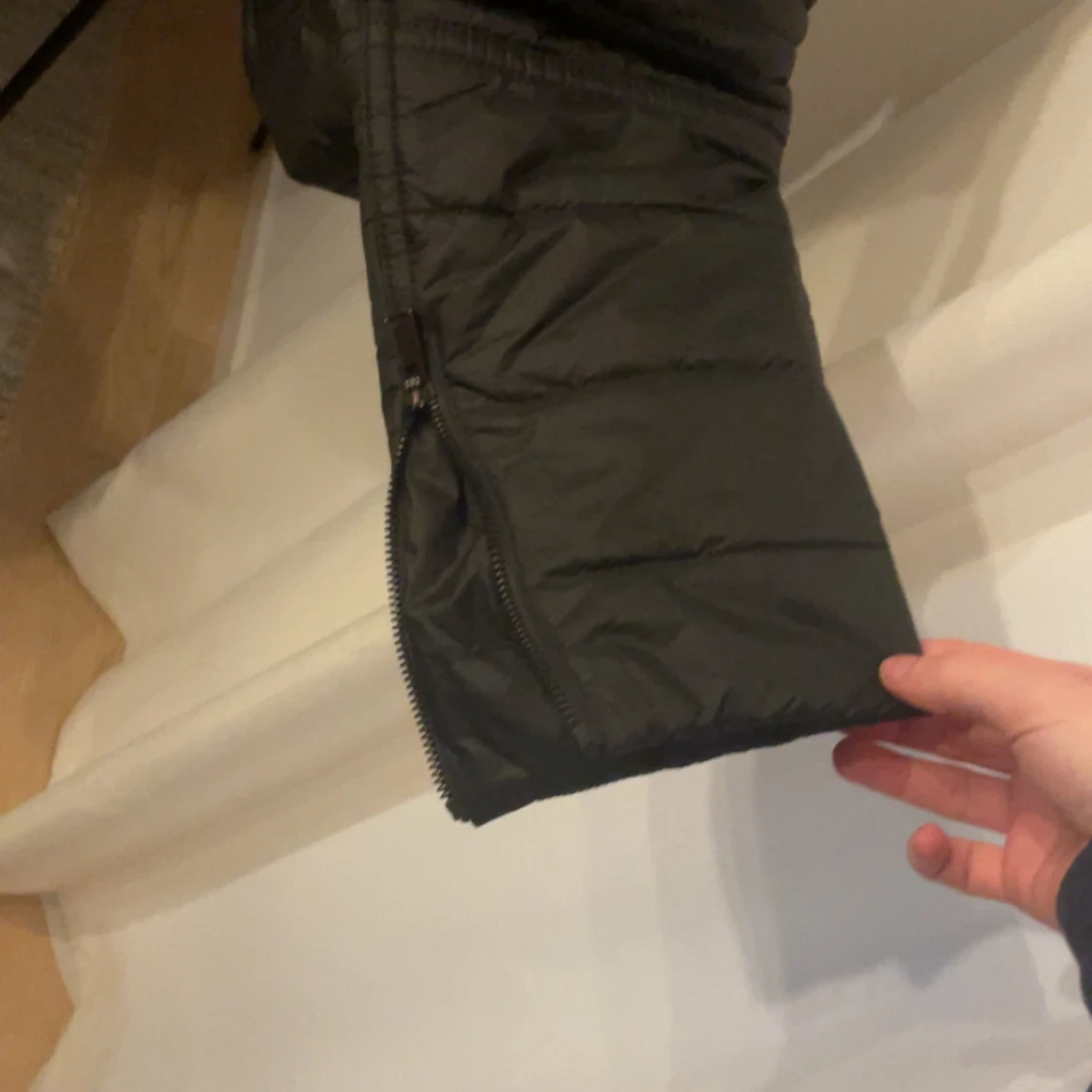 Svart quiltad jacka från Boss - 2