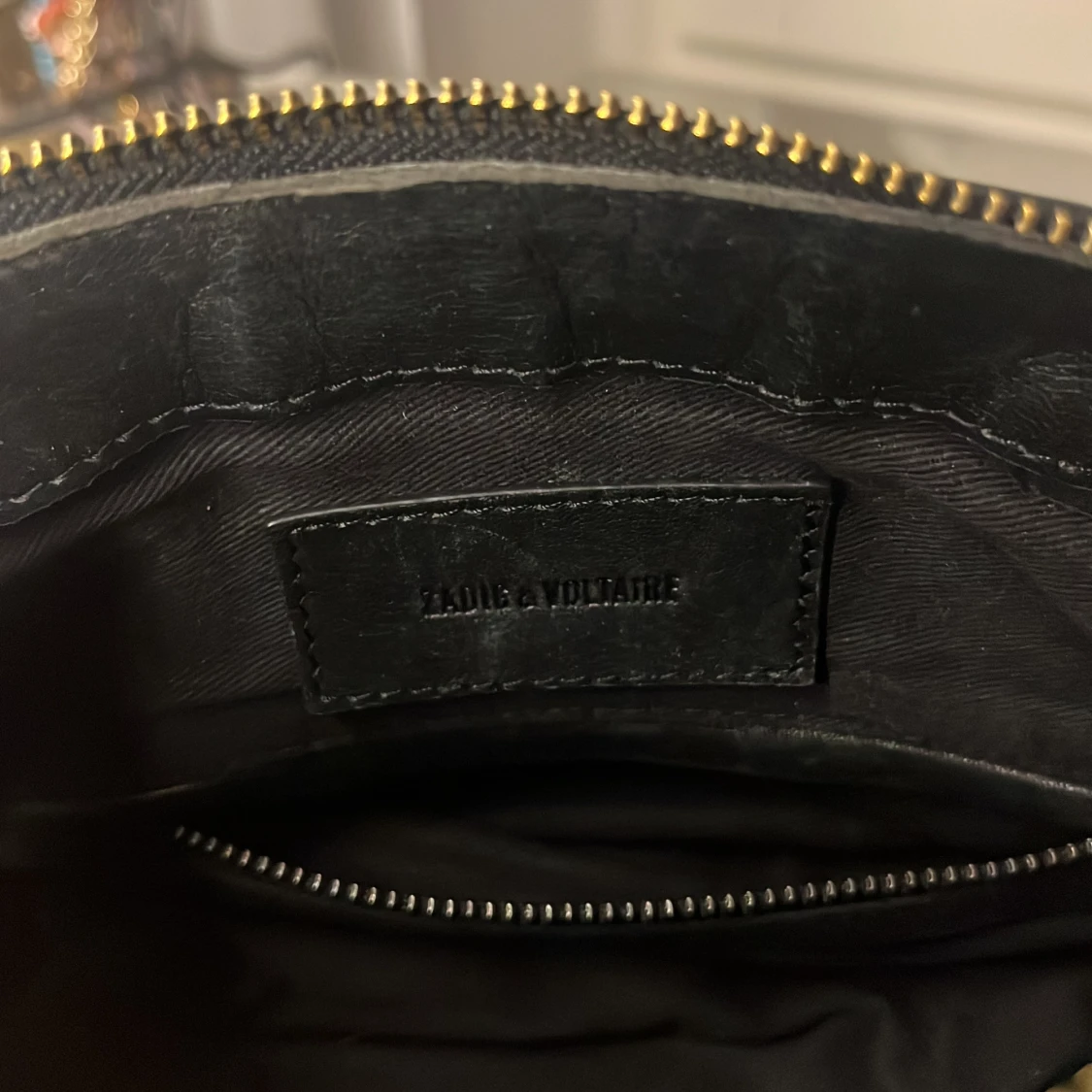 Svart axelväska med dragkedja - 3