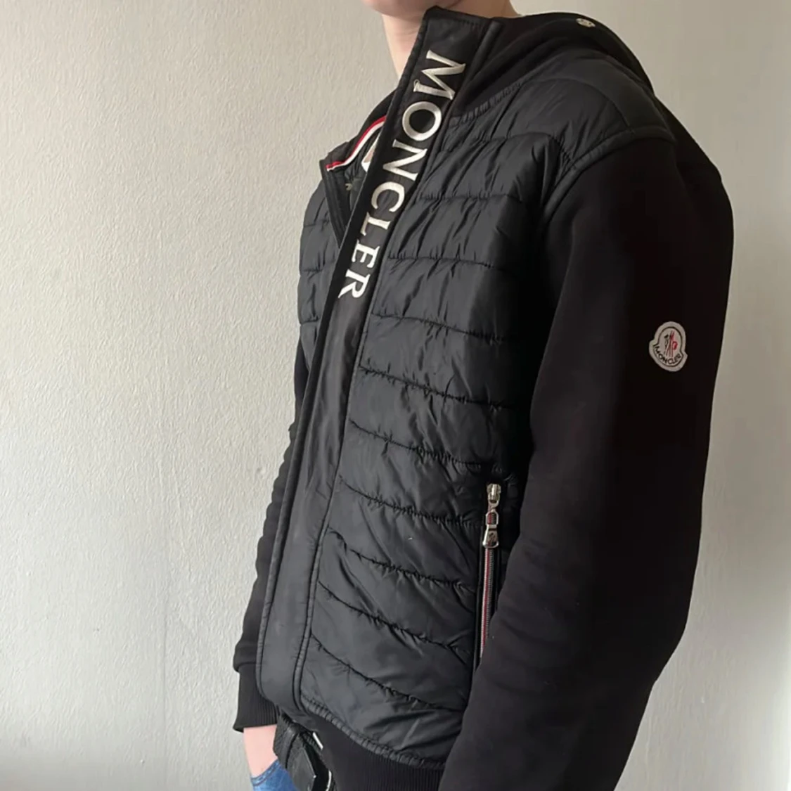 Fet MONCLER cardigan/jacka.Kan diskutera pris