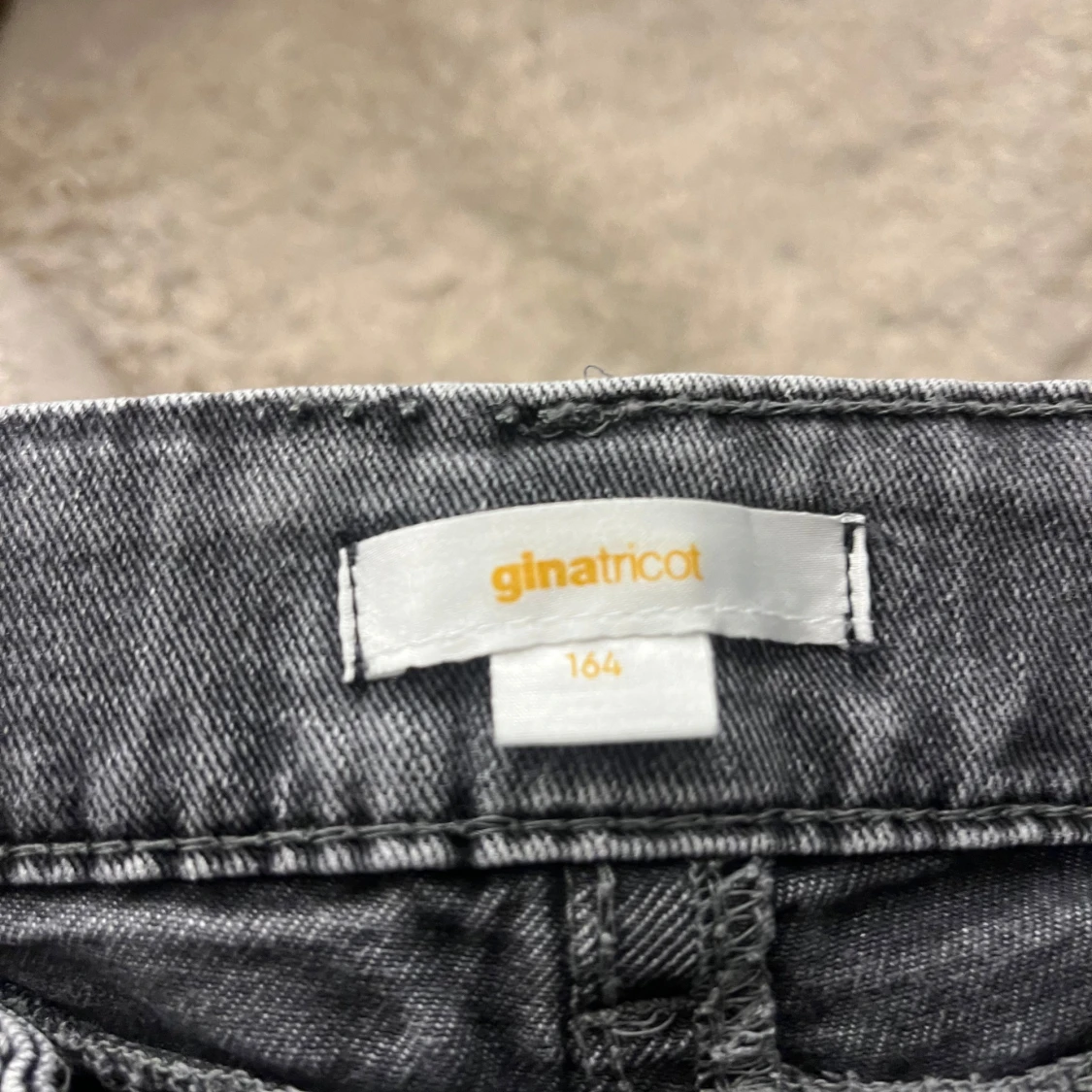 Svarta bootcut jeans  - 2