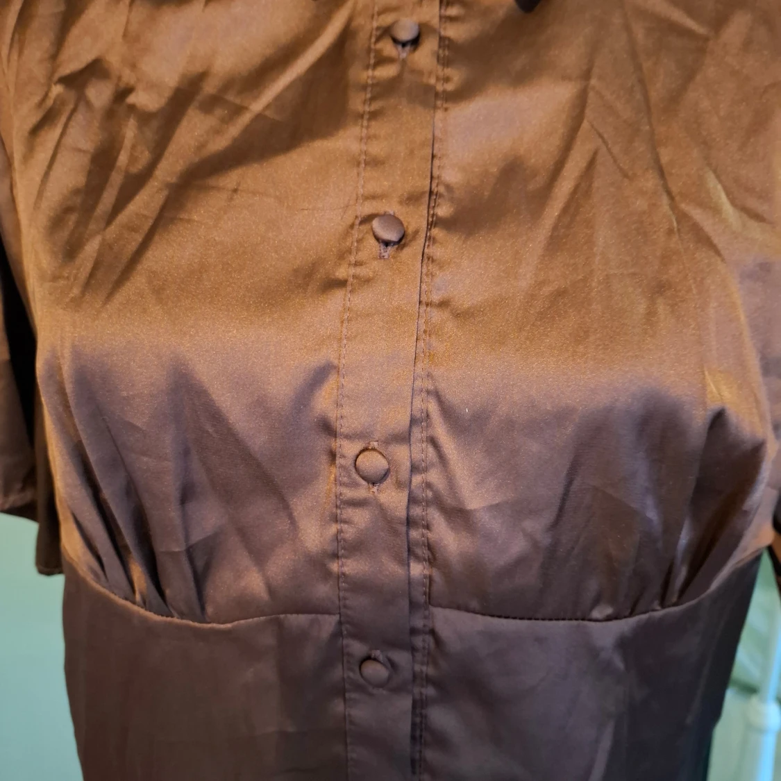 Brun kortärmad blus - 1