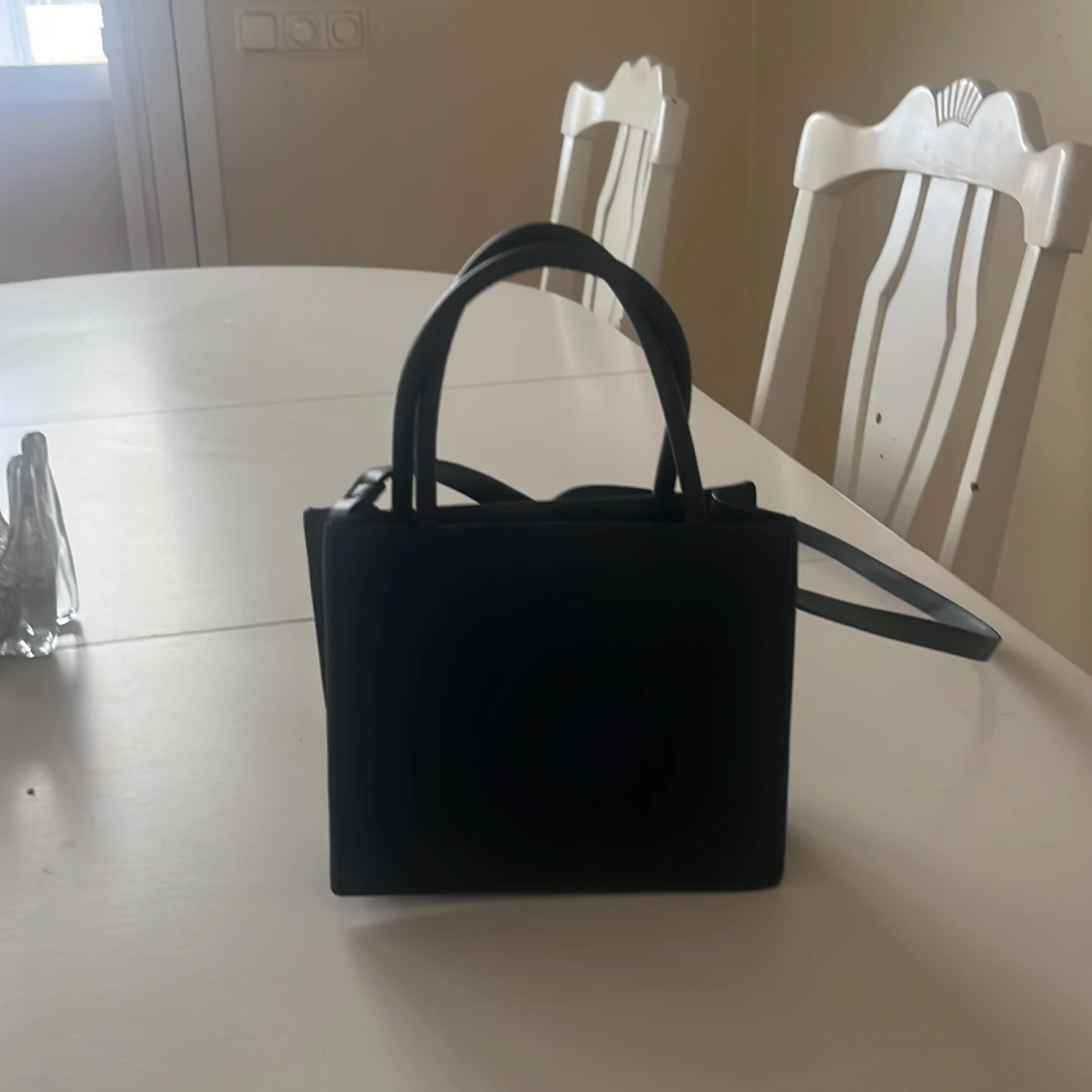 Svart axelväska från H&M - 2