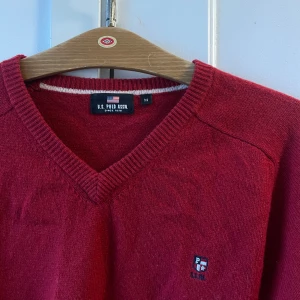 Vintage stickad - Så varm och skön vintage stickad tröja från U.S Polo. 100% lamm ull. Inga anmärkningar!