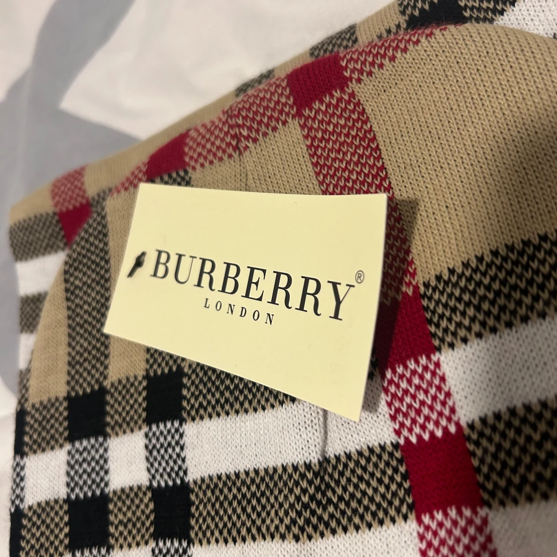 Beige rutig mössa från Burberry - 1
