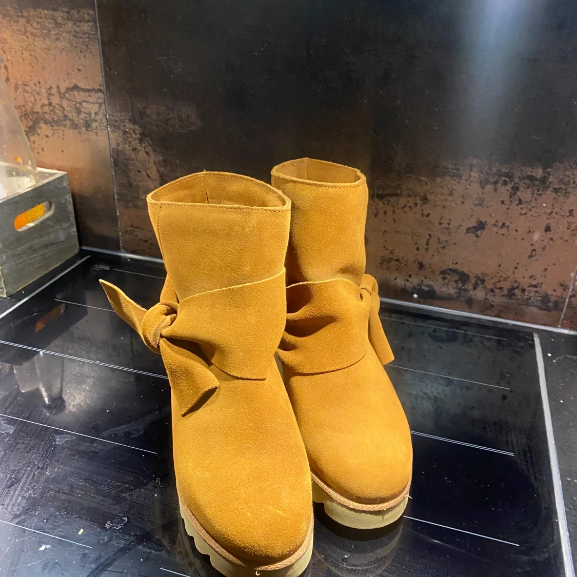 Gula mocka boots med rosett - 90