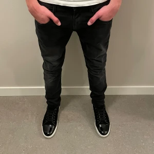 Replay anbass hyperflex - Riktigt feta svart replay anbass hyperflex | Size 31/32 | Modellen är 186 | Nypris ca 1800kr | Hör av dig vid minsta fråga eller fundering//