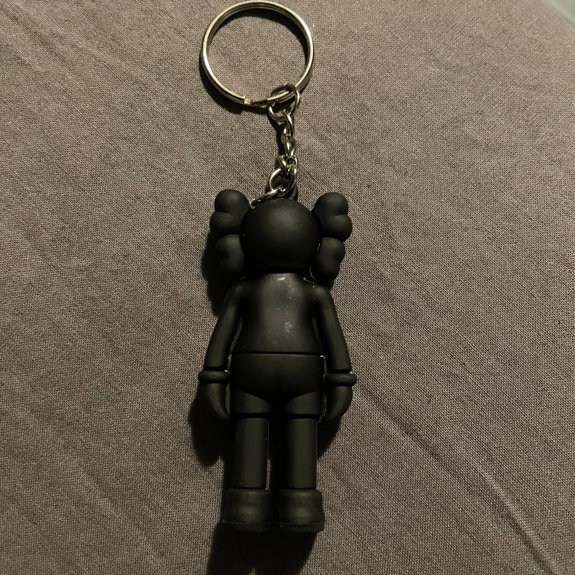 Kaws keychain  - 90