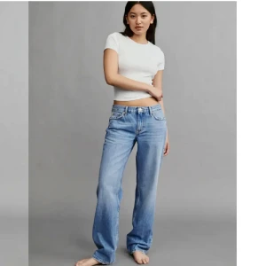 Lowwaist straight  - Low straight från Gina 