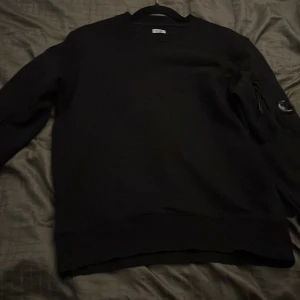 Cp company tröja  - Snygg tröja från cp company. skick 9/10