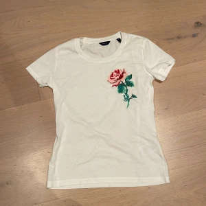 Gant t-shirt  - Nu säljer jag min gant t-shirt som är helt ren utan hål 