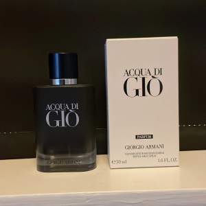 ACQUA DI GIO PARFUM  Ungefär 75-80%kvar  Original låda kommer med