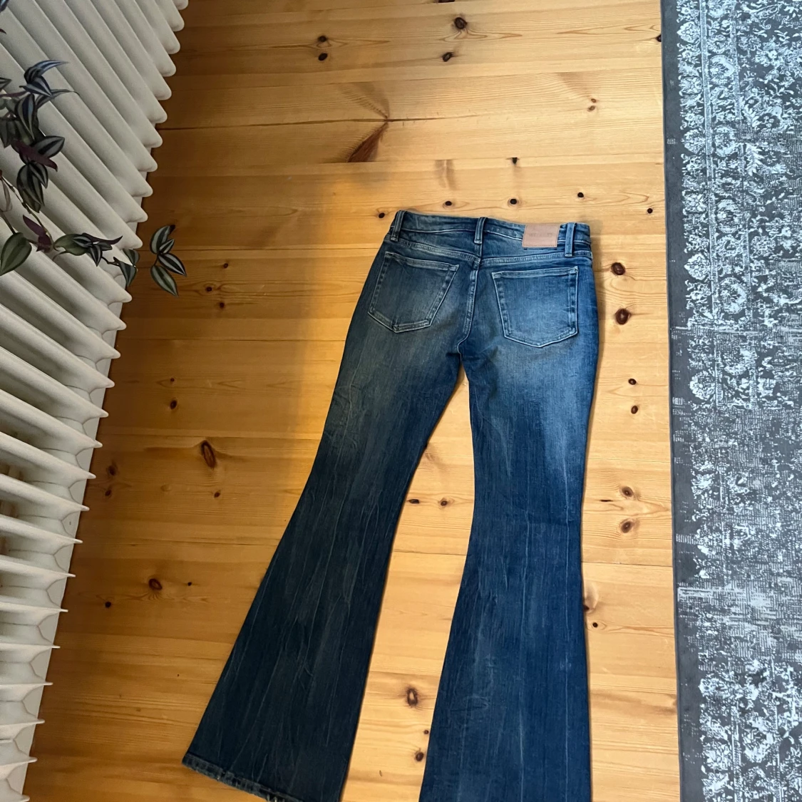 Snygga bocut jeanse  - 91