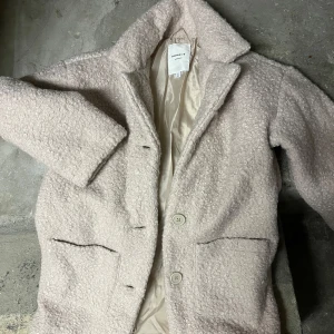 Teddyjacka -  Name it-11 Y i storlek 146. Jättefin, aldrig använd.