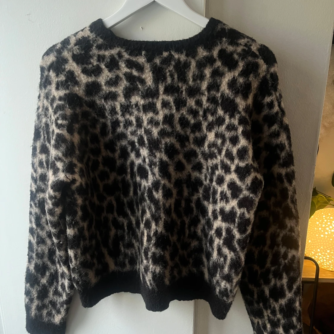 Stickad leopard tröja  - 90