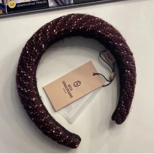 Diamdem  - Säljer detta superfina diademet för Becksöndergaard, inga defekter eller liknande, lappen är av klippt💗