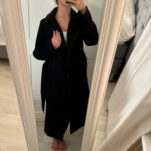 Lång kappa  - Lång kappa från H&M 🤍