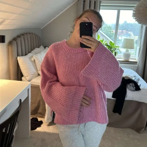 Stickad tröja - Stickad tröja Gina. Säljer för 300+frakt