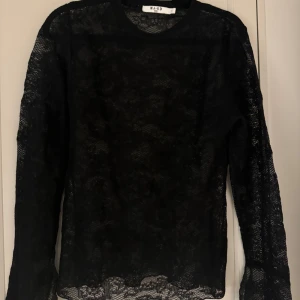MESH BLUS - Svart långärmad mesh blus från NAKD! Oanvänd utan lapp. Storlek S